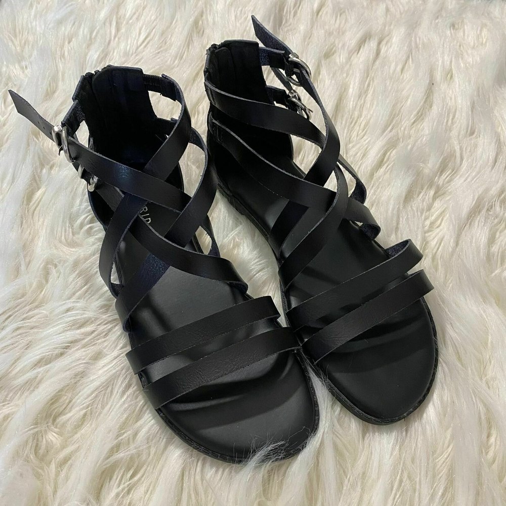 Torrid Women's 9 WW Strappy/Gladiator Sandals Black